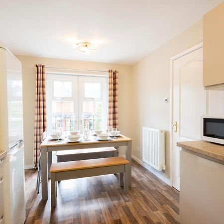 Bright & Modern 4 Bedroom Townhouse Stafford Exterior foto