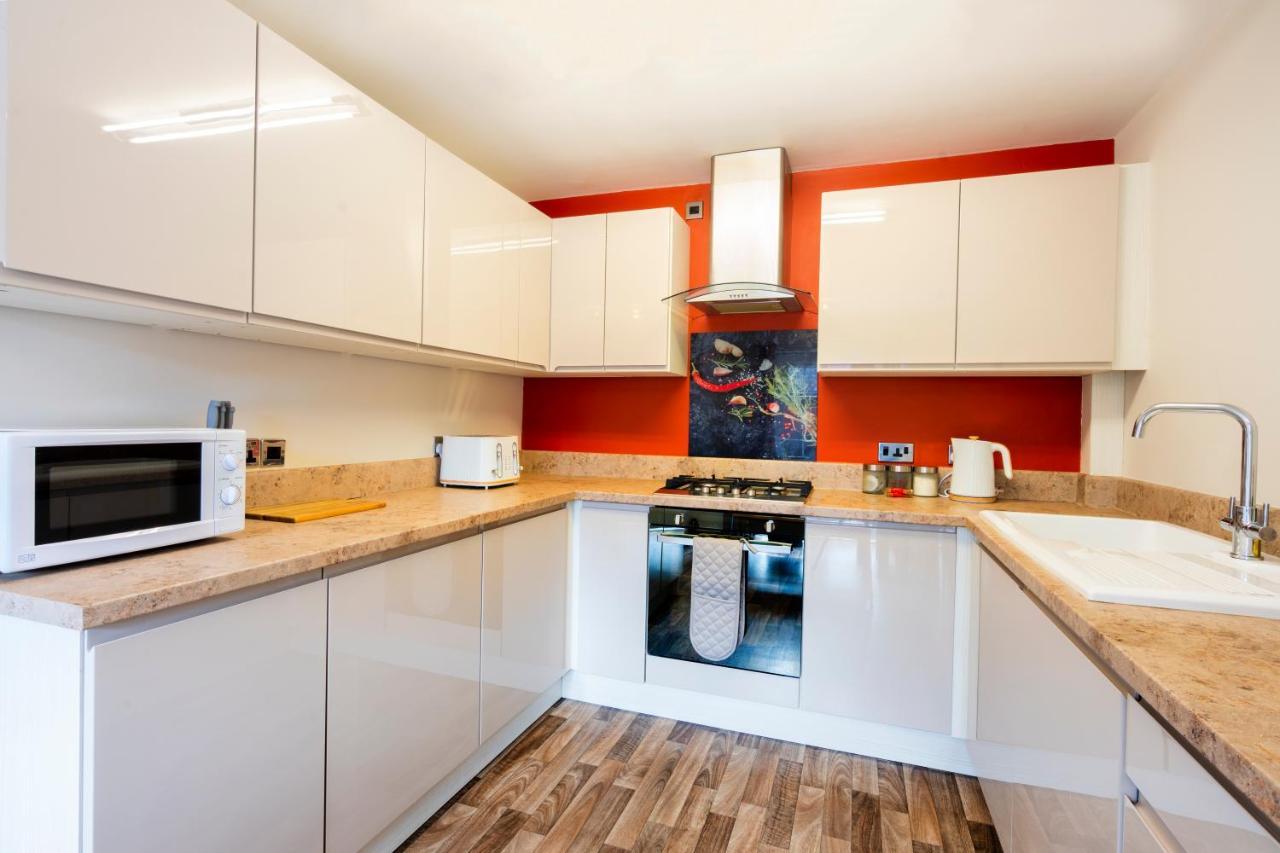 Bright & Modern 4 Bedroom Townhouse Stafford Exterior foto
