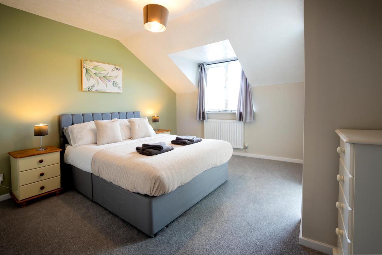 Bright & Modern 4 Bedroom Townhouse Stafford Exterior foto